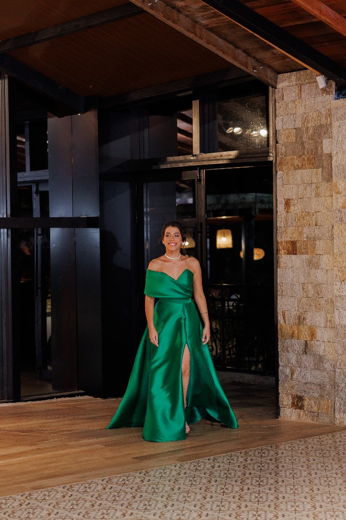 Formatura na Chácara do Cris — formanda em vestido verde