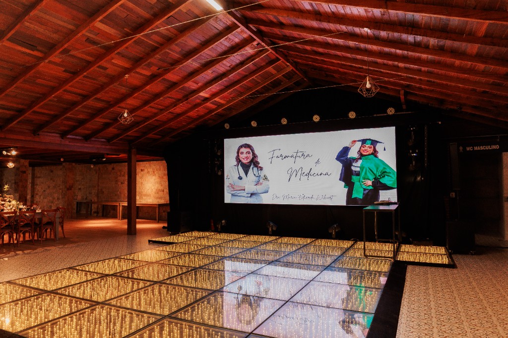 Formatura na Chácara do Cris — painel de LED